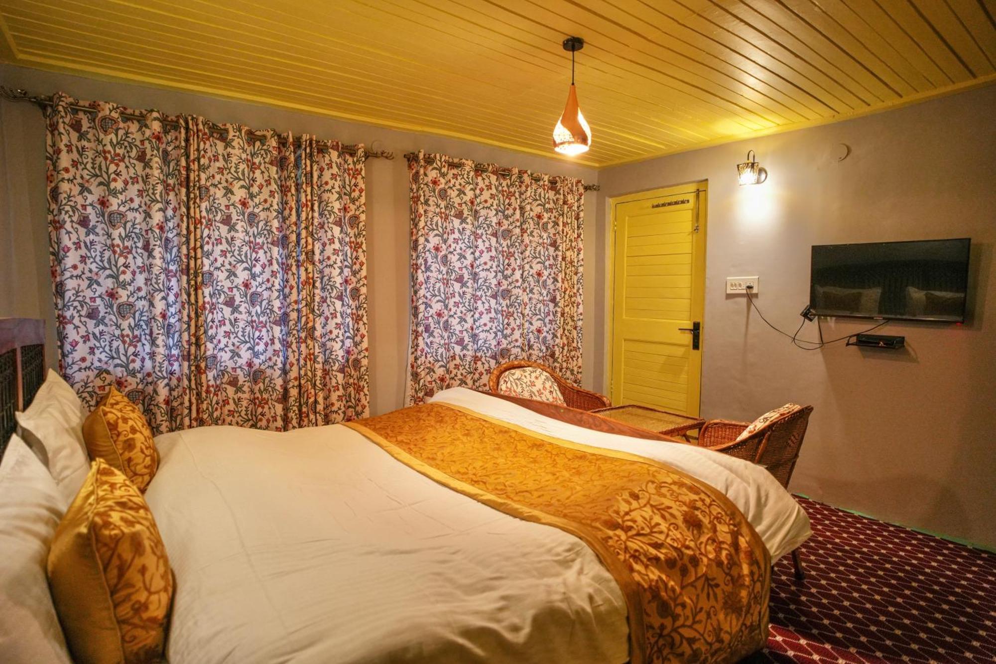 Hotel Little Silver Pahalgām エクステリア 写真